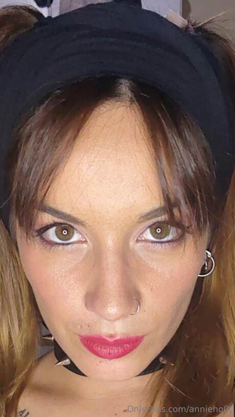 Annieho0t model high quality pics