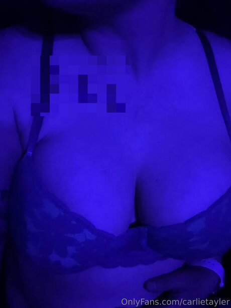 Carlietayler model hd picture