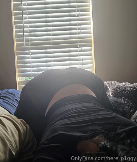 Here P1ggy pornstar adult img