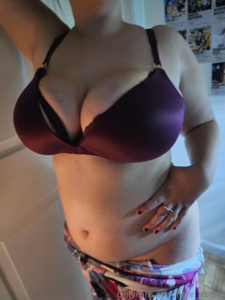 Here P1ggy sexy pornstar pics