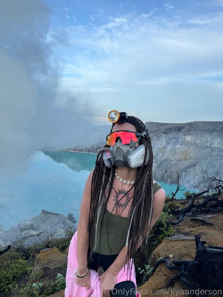 Liyaanderson model adult photo