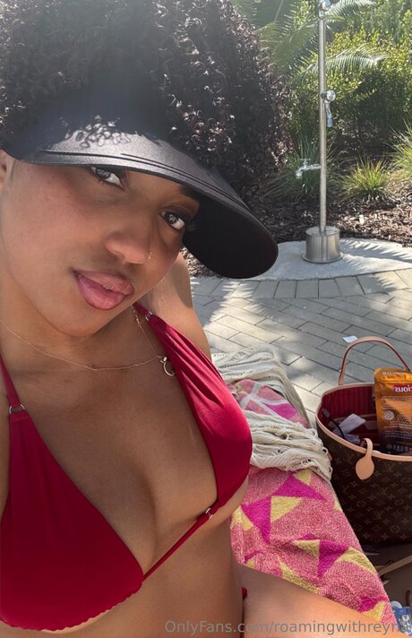 Roamingwithreyna model free photos