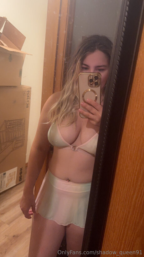 Shadow Queen91 naked actress pic