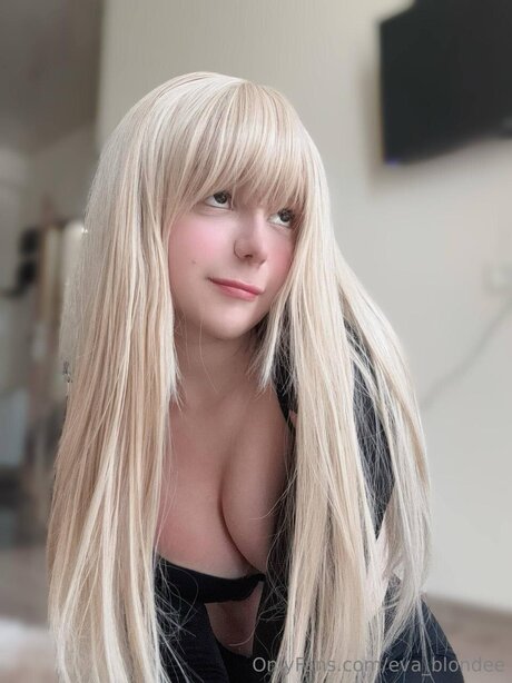 Eva Blondee pornstar adult pictures