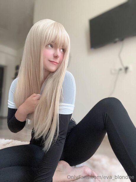 Eva Blondee model pretty pictures
