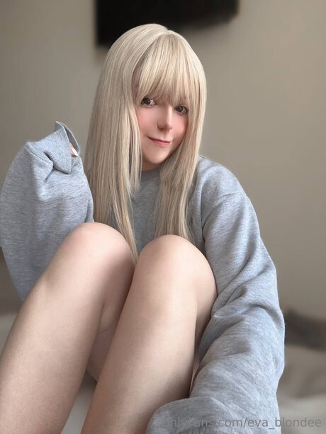 Eva Blondee beautiful actress gallery