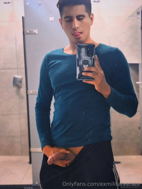 Exmilitarversex star naked photos