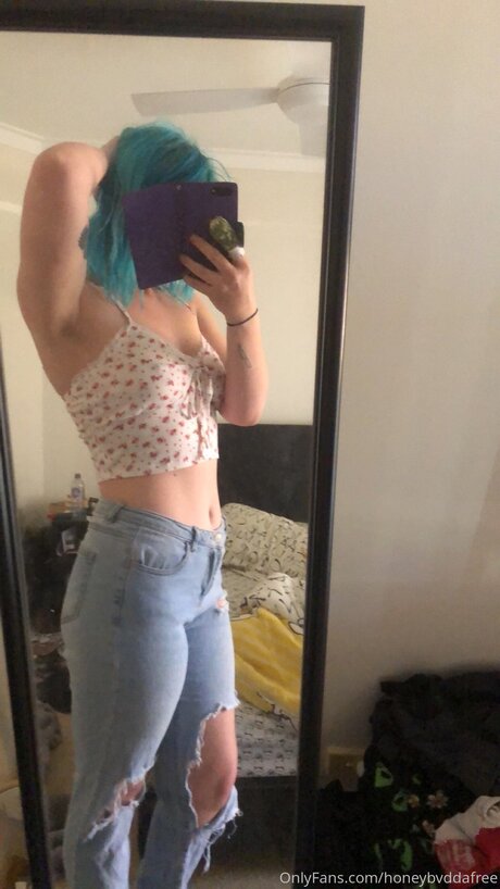 Honeybvddafree naked model photos