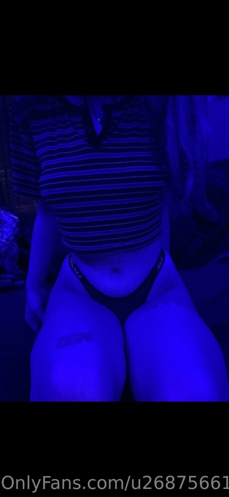 Cass Robinson model top gallery