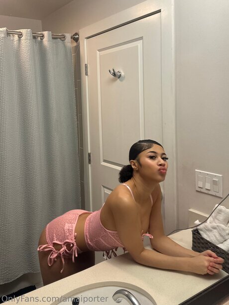 Amaiporter pornstar erotic photos
