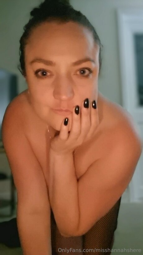 Misshannahshere model adult photos