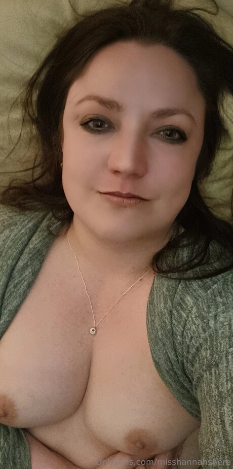 Misshannahshere pornstar nudes picture