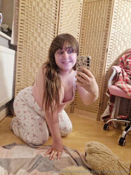 Charlottebunnybun xxx model image