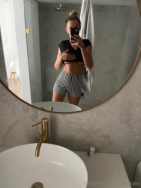 Allidore xxx pornstar img