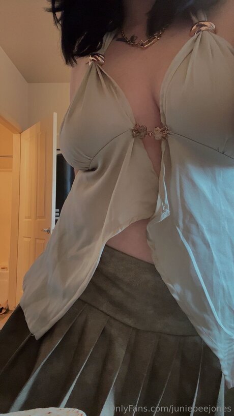 Juniebeejones sexy star archive