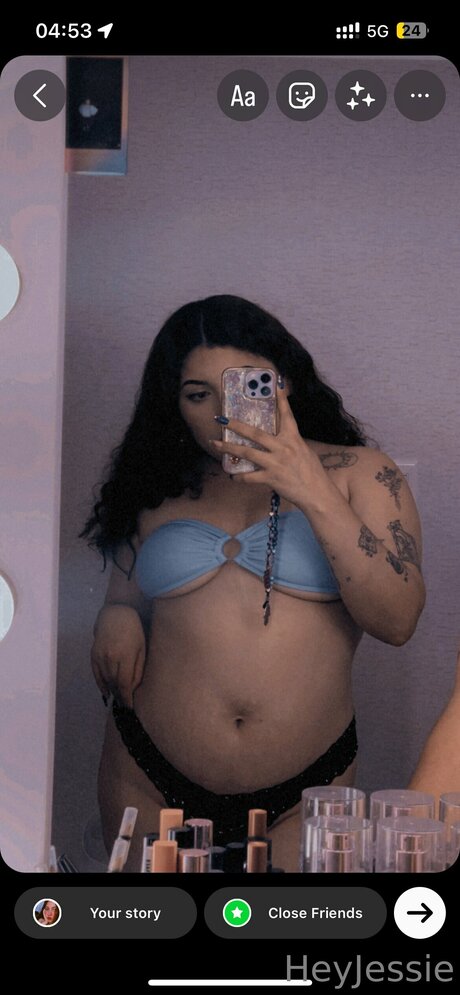 Sunflower Jessie sexy model gallery