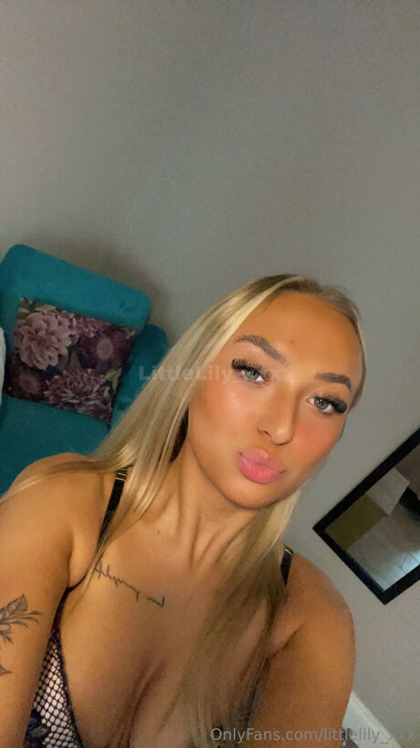 Littlelily Xxx nice actress pics