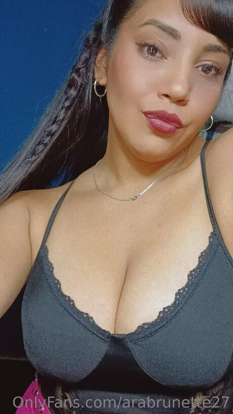 Arabrunette27 model hot img