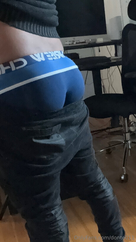 Donte011 model naked gallery