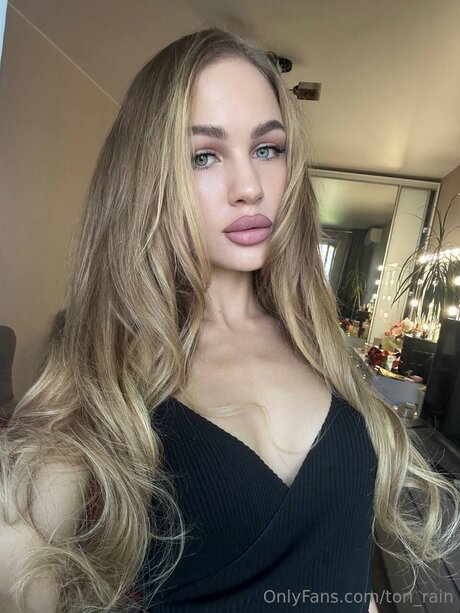 Tori Rain xxx model pic