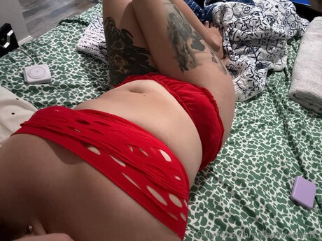 Peatykittykiss exclusive model img