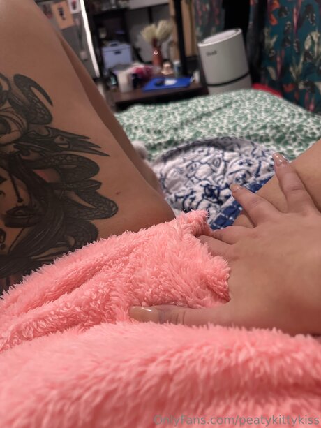 Peatykittykiss sex model pic