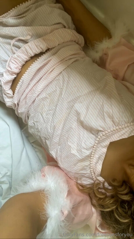 Freetoesforyou exclusive model photos