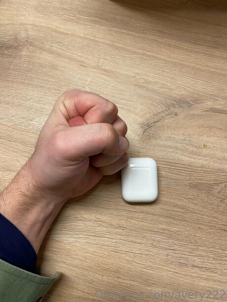 Avery222 adult model archive