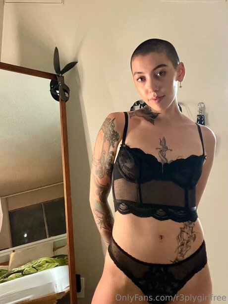 R3plygirlfree hot star pics