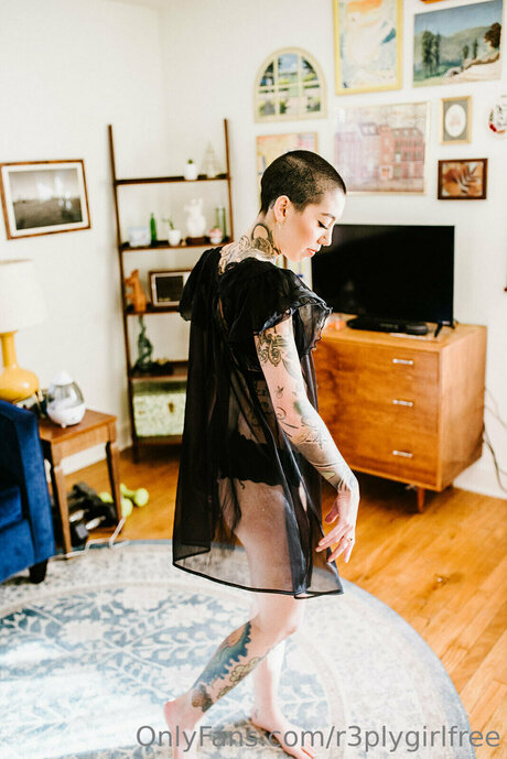 R3plygirlfree pornstar pretty pics