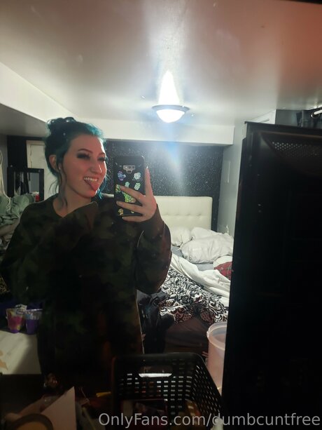 Dumbcuntfree star nudes image