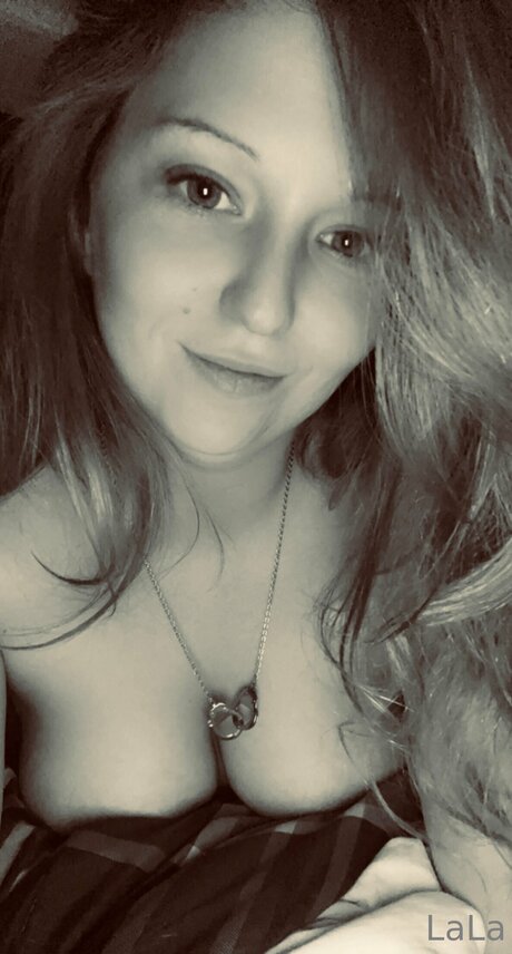 Goldengurl999 hot star image