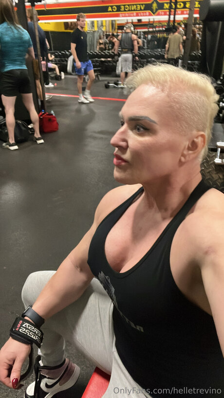 Helletrevino star top pictures