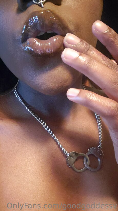 Rightwhereuwantme Profile pic