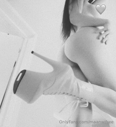 Maanwifree star nude image