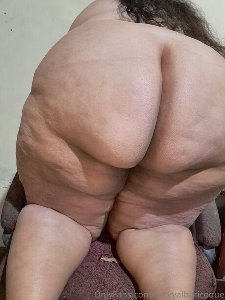 Curvyalbaricoque model pretty archive