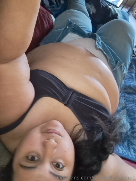 Curvyalbaricoque nude pornstar archive