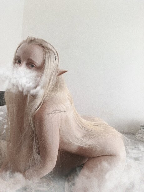 Infinitely Sensitive top model photo