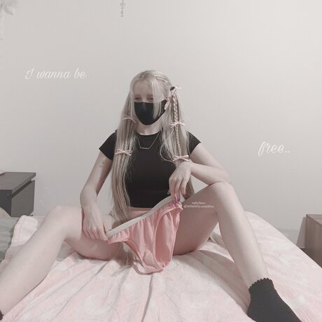 Infinitely Sensitive nude model archive