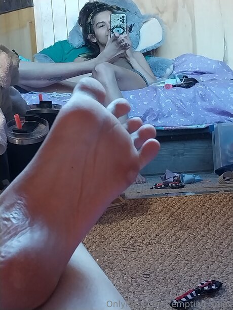 Tempting Soles pornstar img