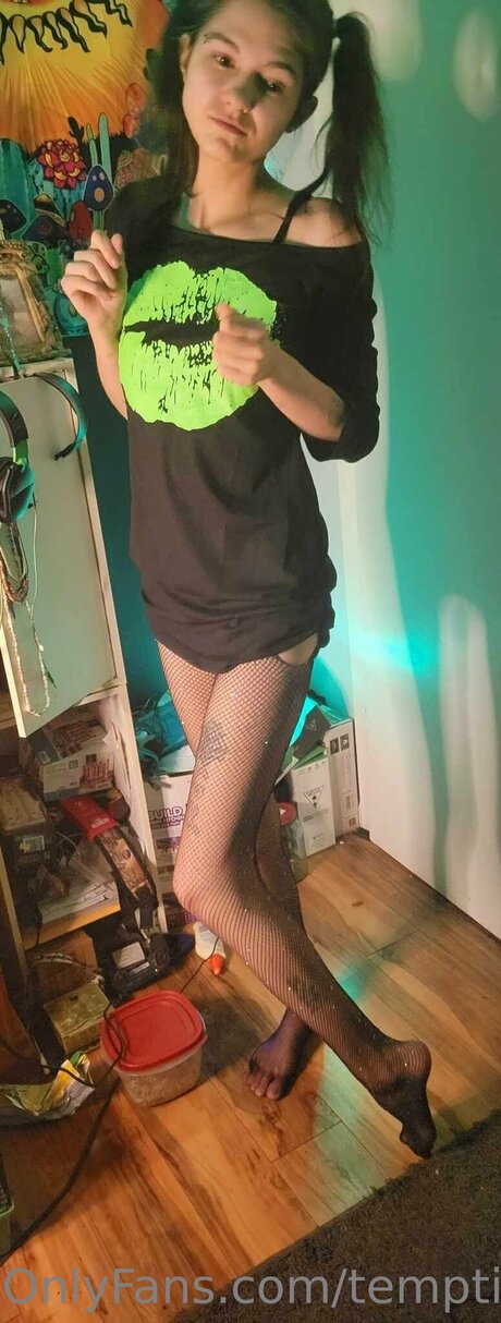 Tempting Soles naked star images