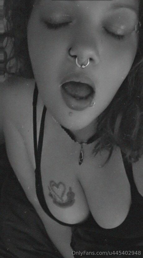 U445402948 exclusive actress image