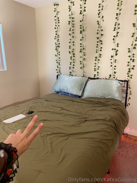 Katxxgolding nudes model pics