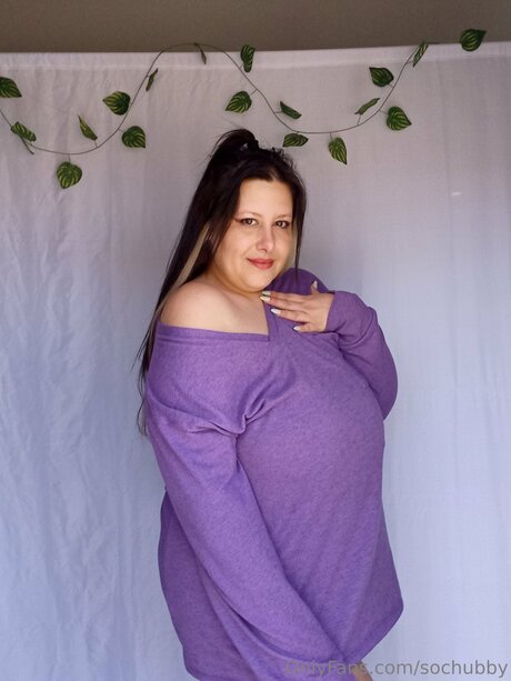 Sochubby nudes model photos