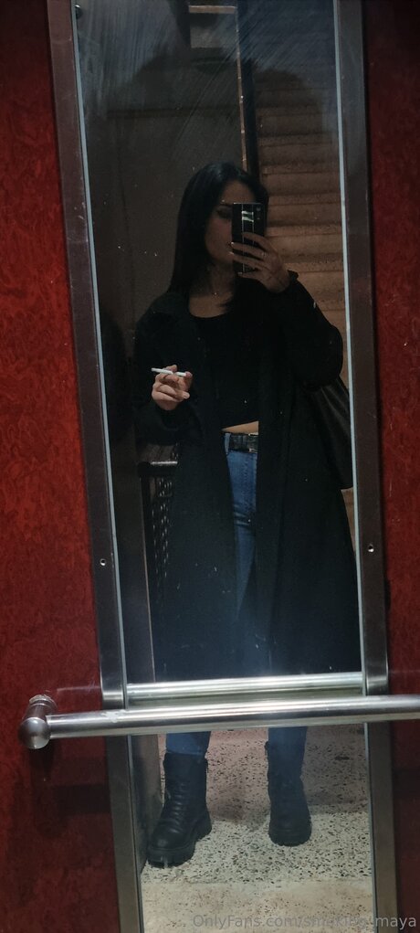 Smoking Maya nude star picture