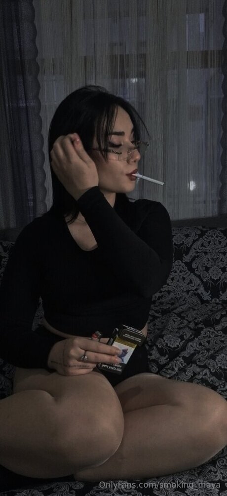 Smoking Maya model hd images