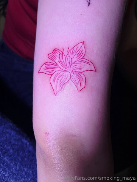 Smoking Maya star nice gallery