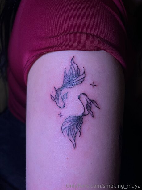 Smoking Maya model hot pic