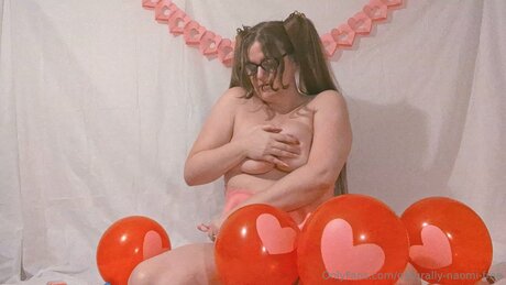 Naturally Naomi Free hot star archive