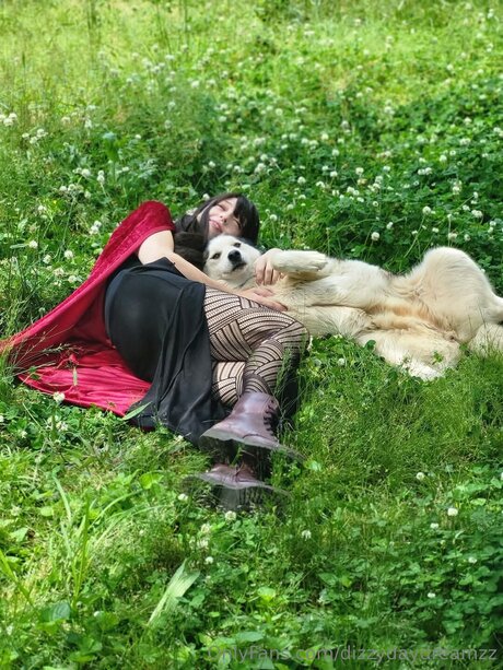 Dizzydaydreamzz pornstar naked images